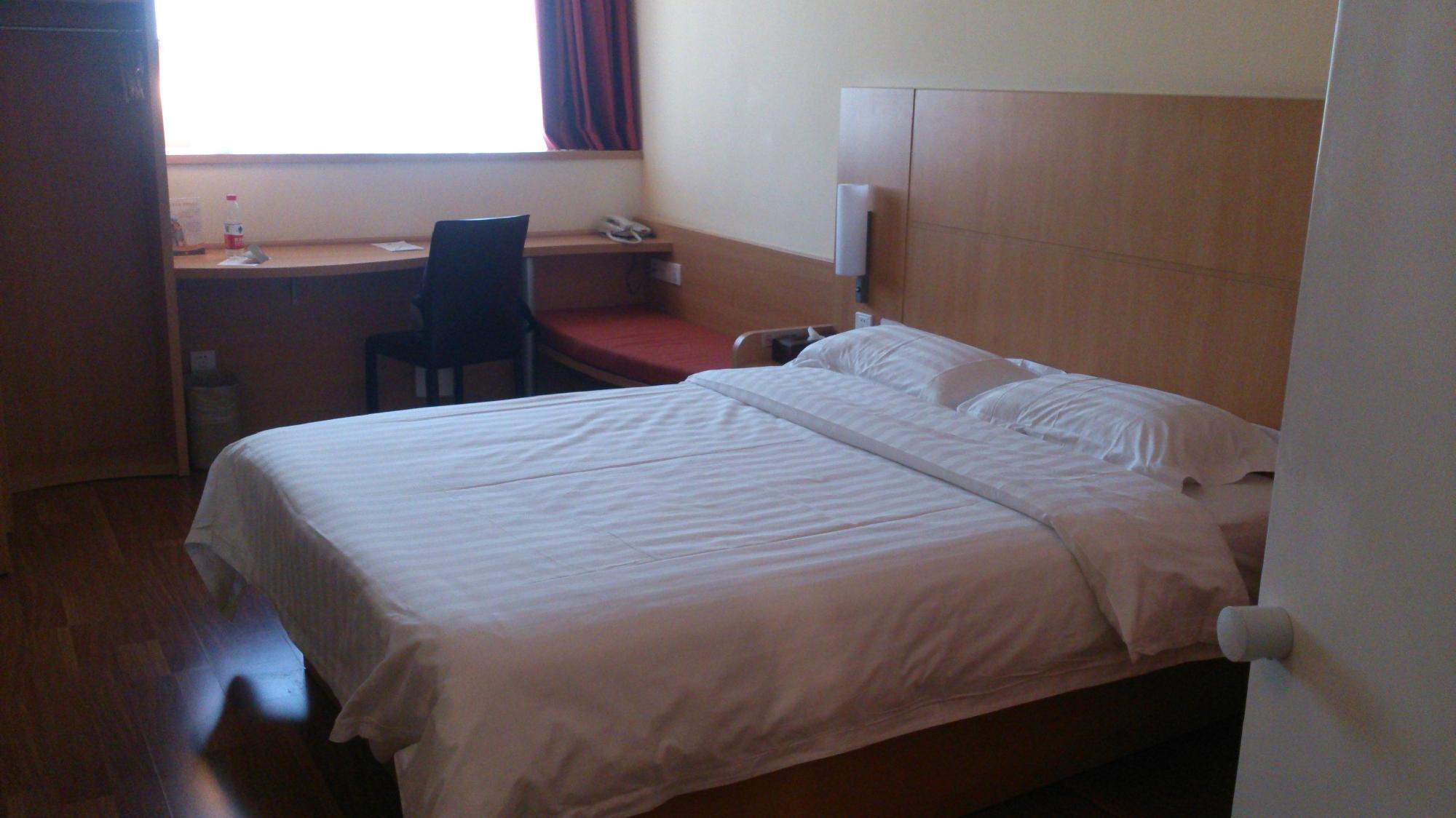 青岛宜必思酒店城阳正阳路-客卧