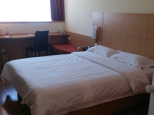 青岛宜必思酒店城阳正阳路主图