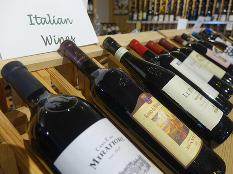 Green Turtle Wine and Spirits-伊斯拉摩拉达必去景点