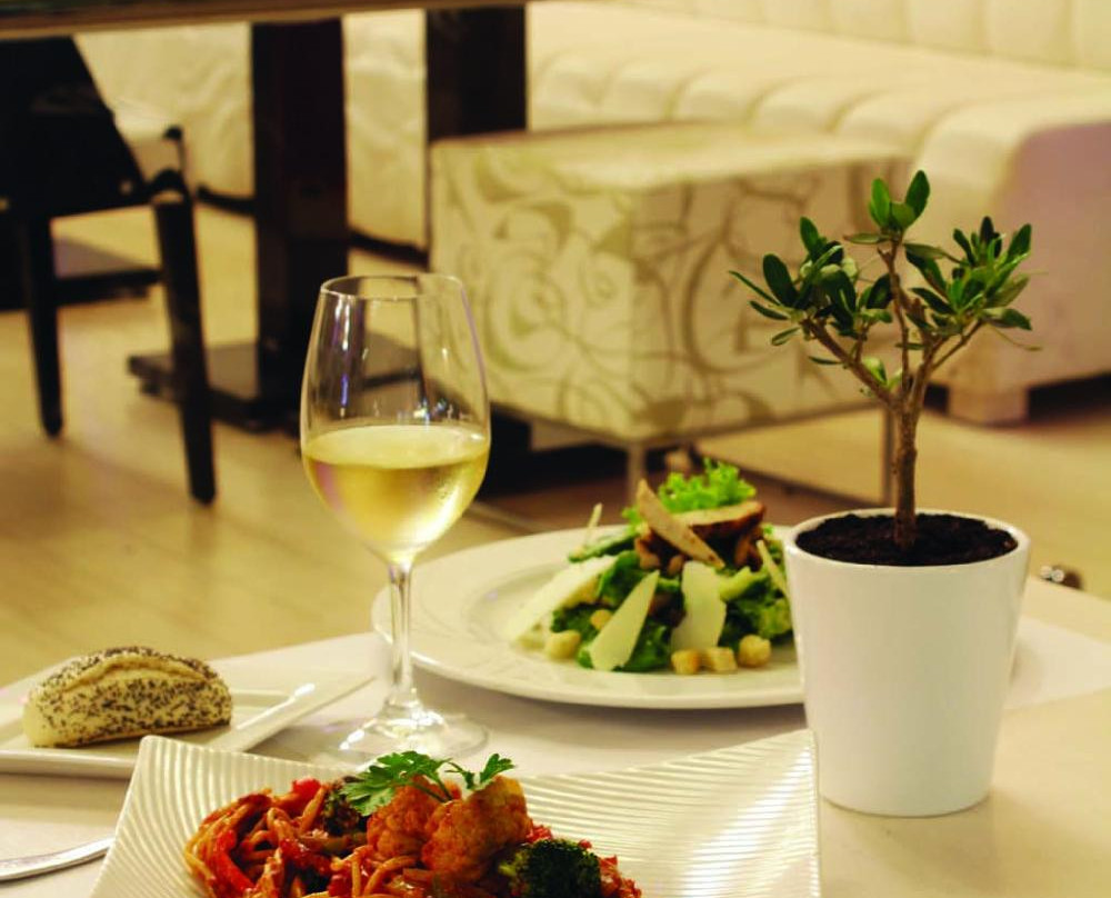 Platanias餐馆和美食-Nero Wine Cellar Bar Restaurant