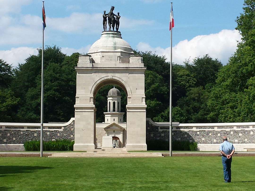 Delville Wood War Memorial景点图片