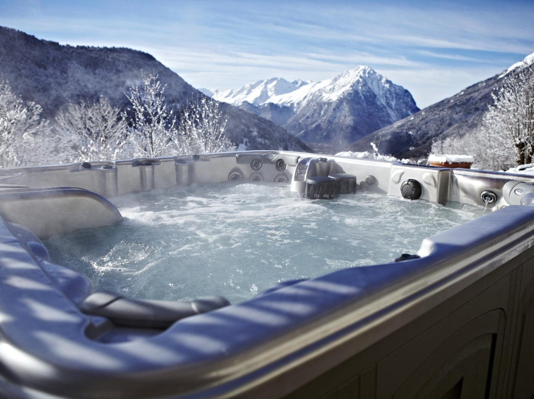 Saskia Lodges 302 - Sensational New Apartment by Ski Peak - 3 Bedroom, 3 Bathroom