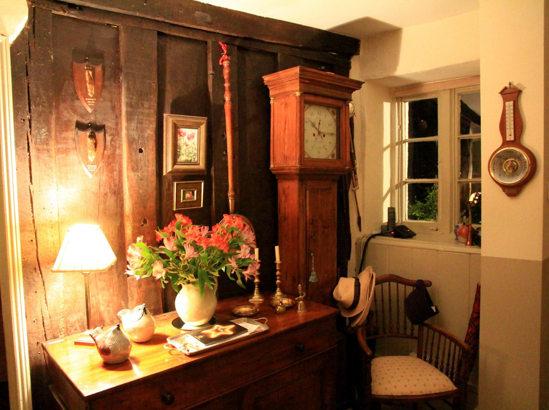Brook Farm House主图