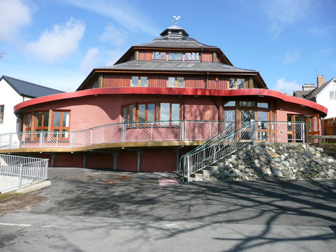 Small World Theatre-Cardigan必去景点