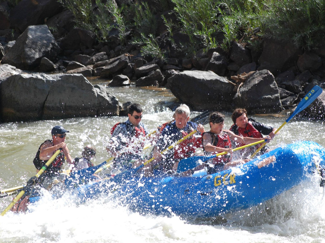 Glenwood Canyon Rafting, Inc.-格伦伍德温泉必去景点