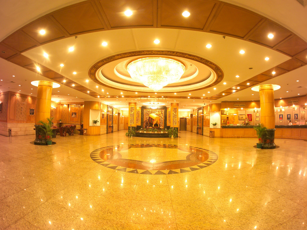 焦作亿万饭店主图