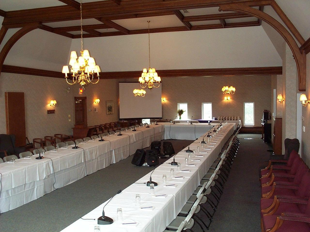 Bishop's University主图