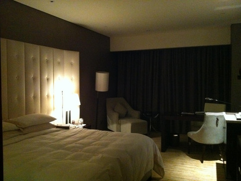 上海皇廷国际大酒店主图