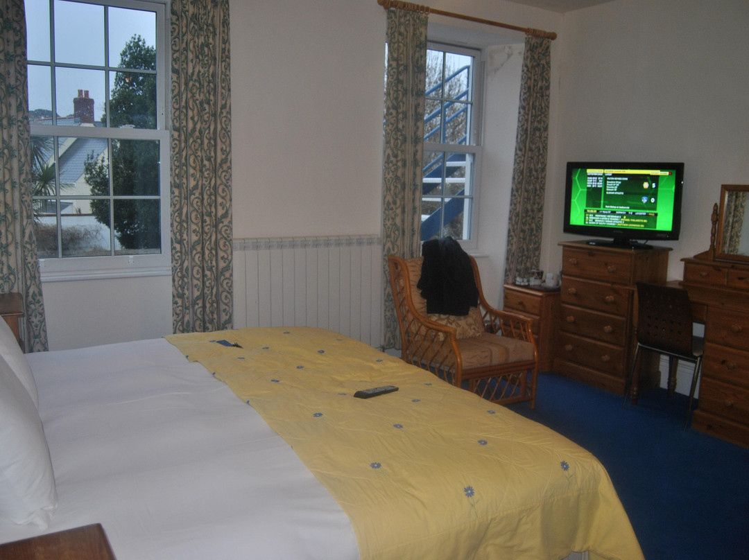 修道院法庭酒店主图