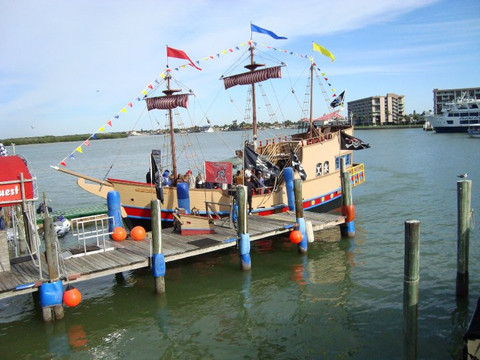 The Pirate Ship At John's Pass-马德拉海滩必去景点
