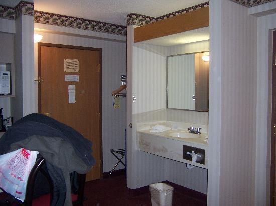 Wingate by Wyndham New Stanton主图