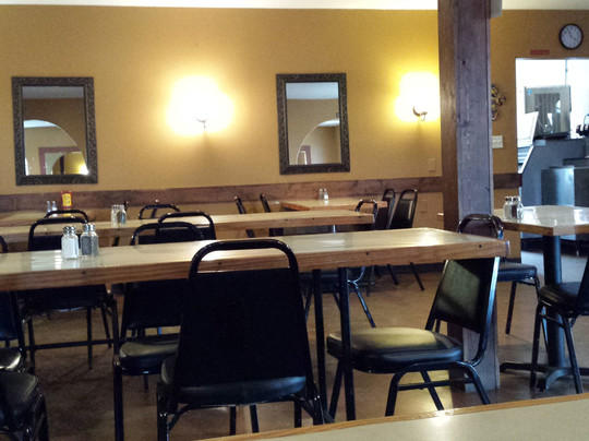 Menard餐馆和美食-Ojeda's Cafe