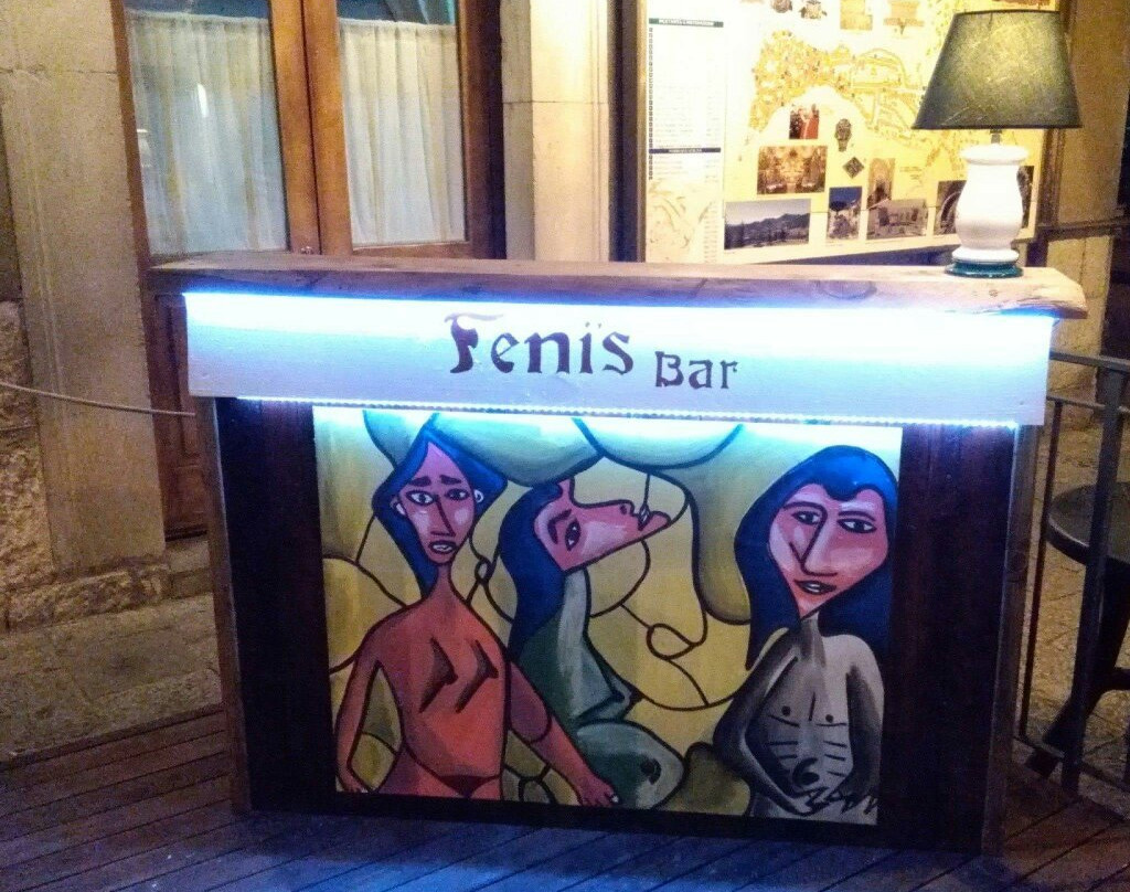 Feni's Bar
