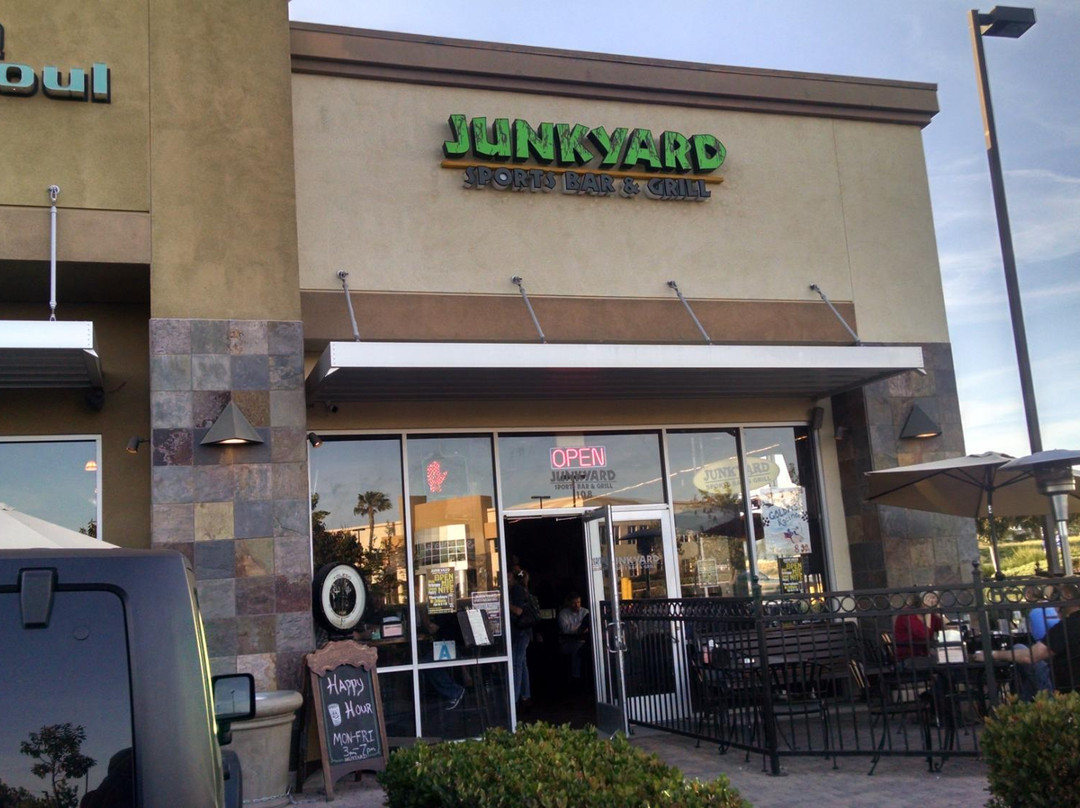 The Junkyard Grill & Sports Bar