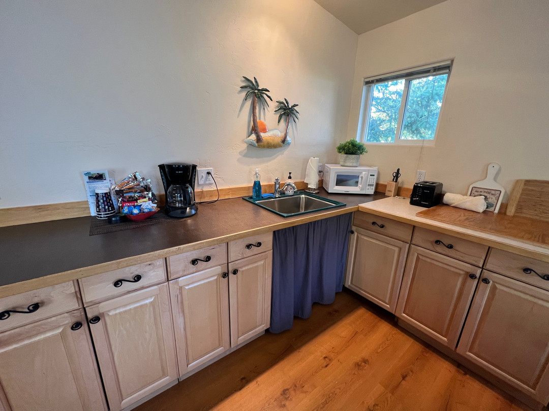 The Islander Inn主图