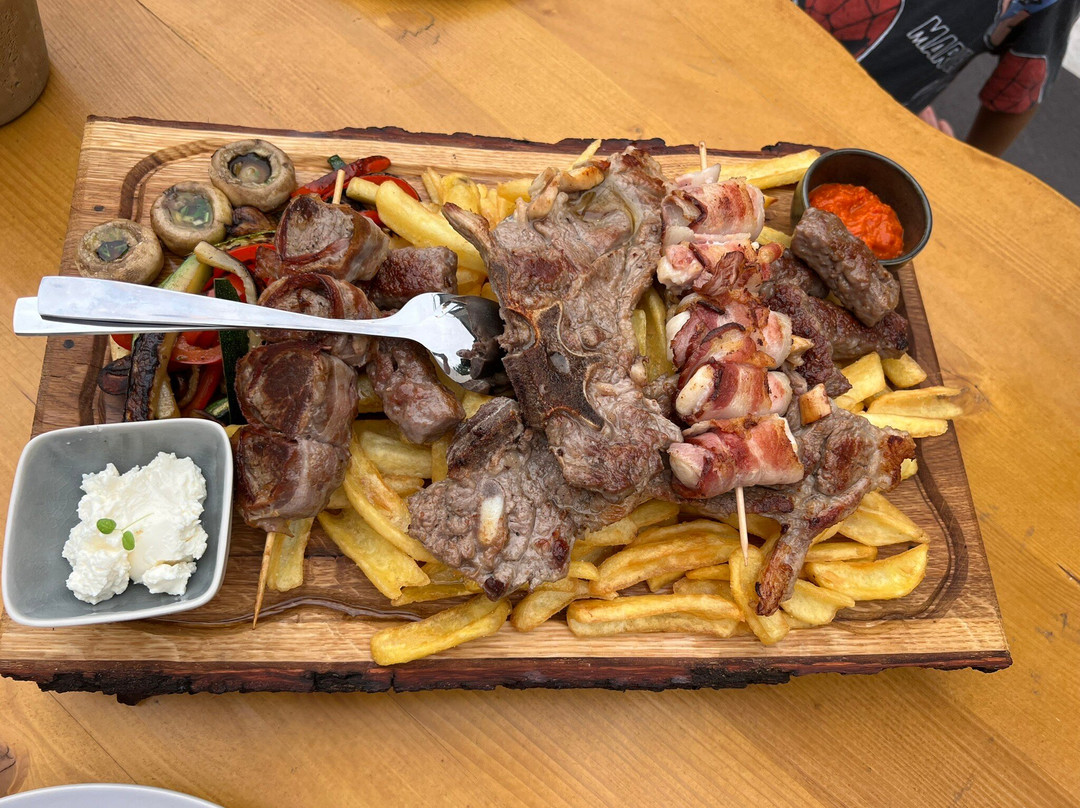 Gata餐馆和美食-Berito Grill & Pub