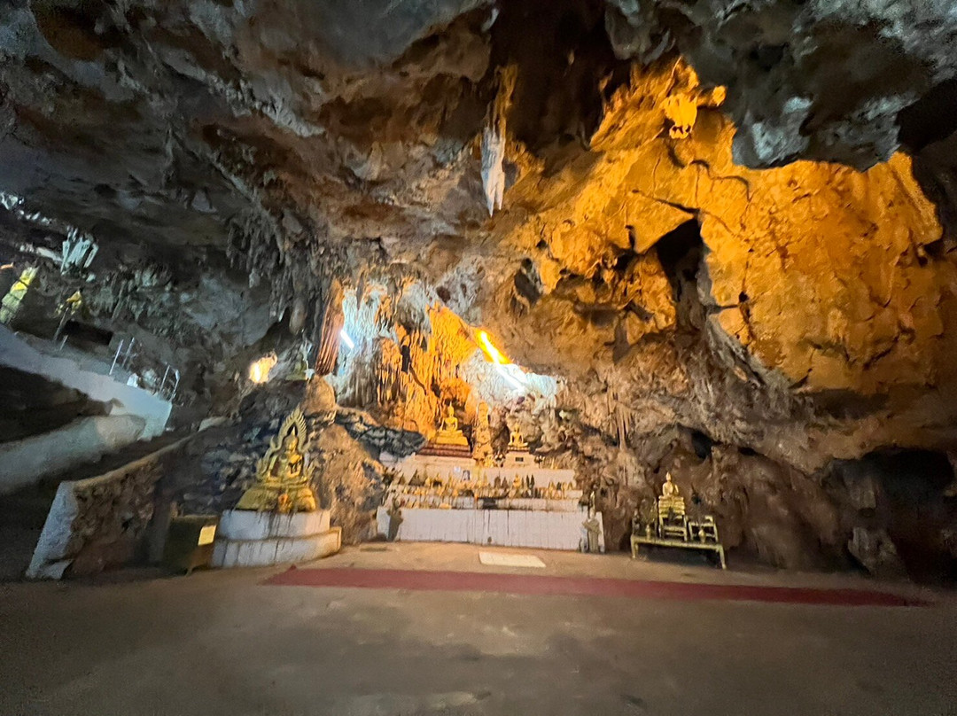 Keaw Sara Pad Neuk Cave景点图片