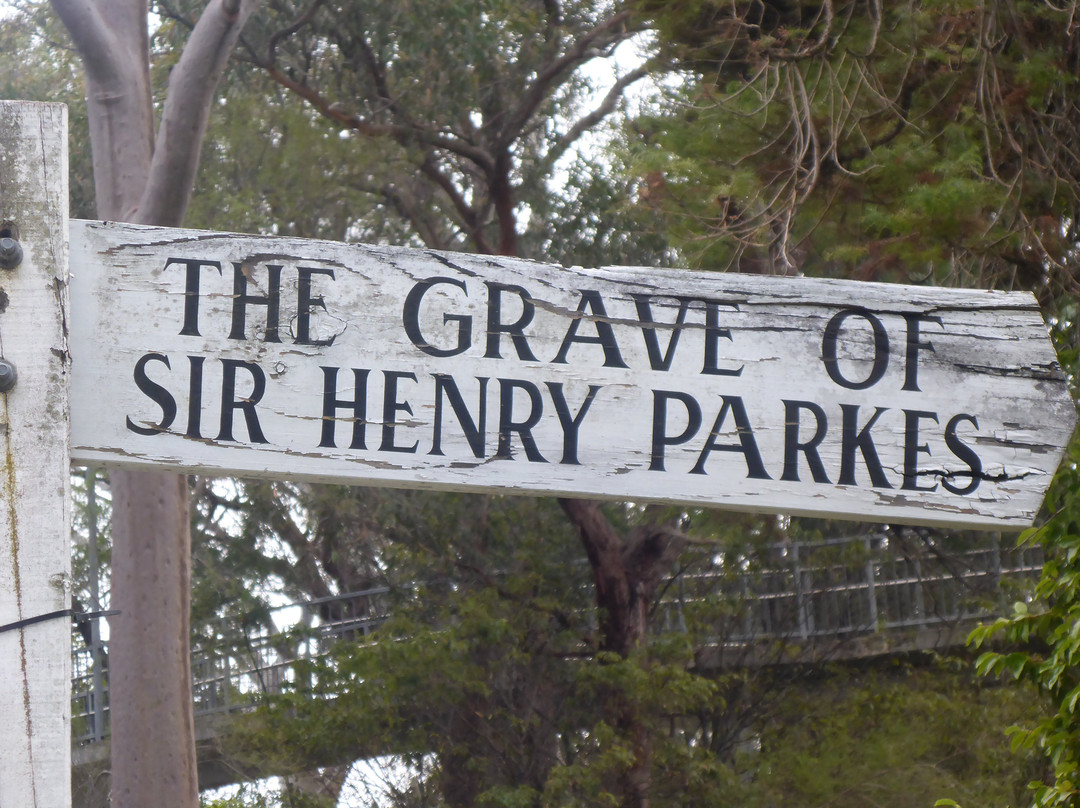 Sir Henry Parkes Grave & Memorial景点图片