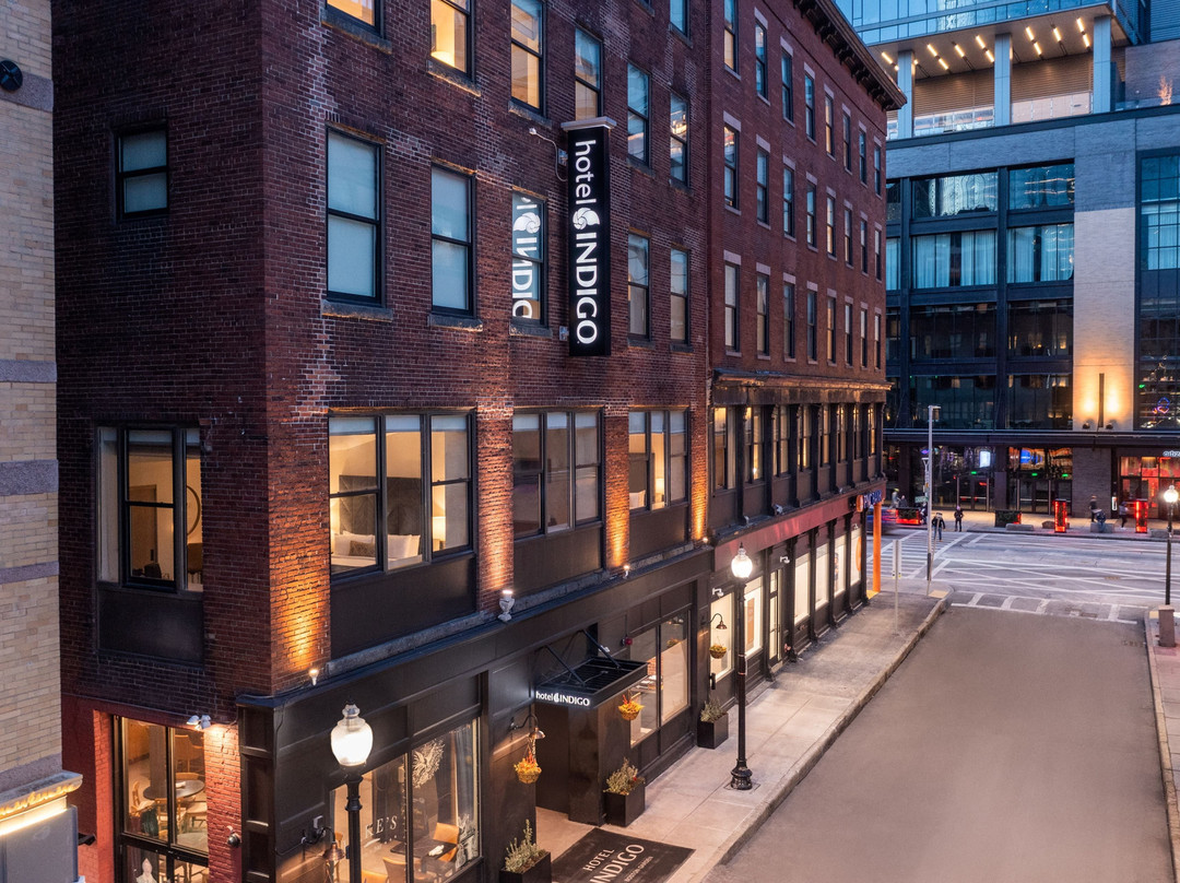 波士顿花园快捷假日&套房酒店