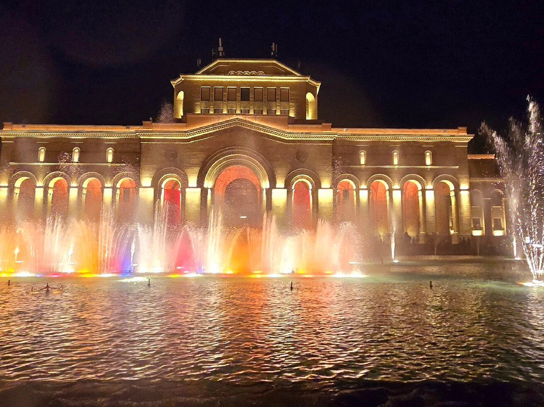 Dancing Fountains-埃里温必去景点