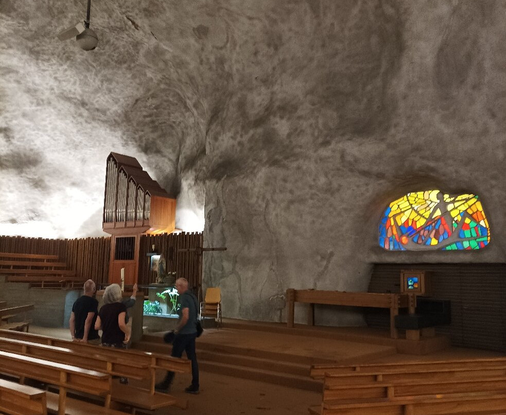 Felsenkirche Eglise St.Michael-Raron必去景点