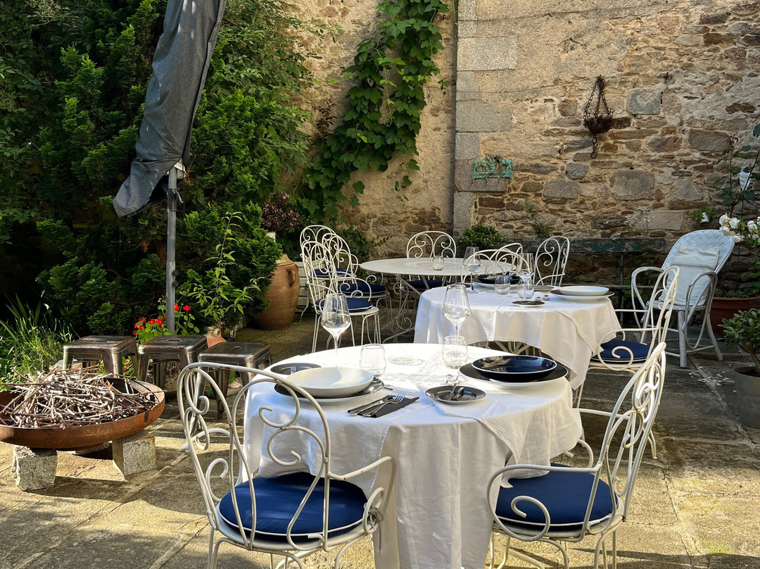 利斯花园酒店主图