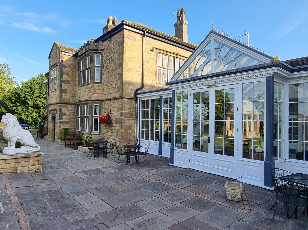 Rogerthorpe Manor Hotel主图