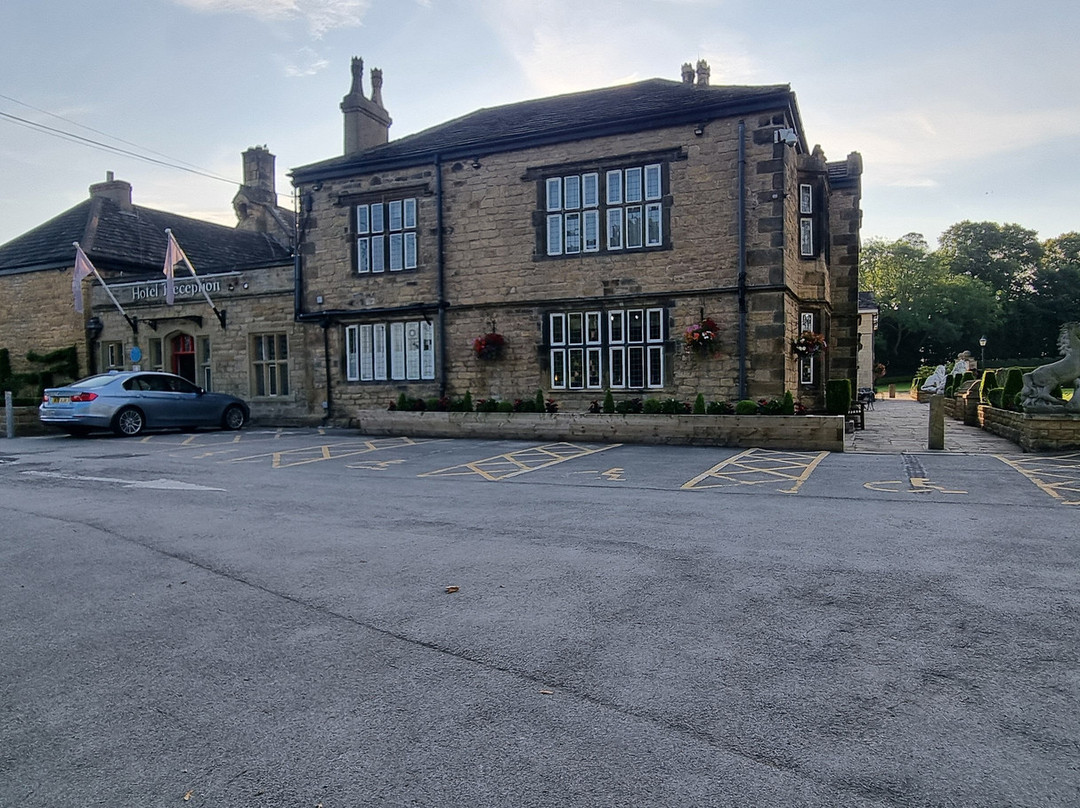 Rogerthorpe Manor Hotel主图