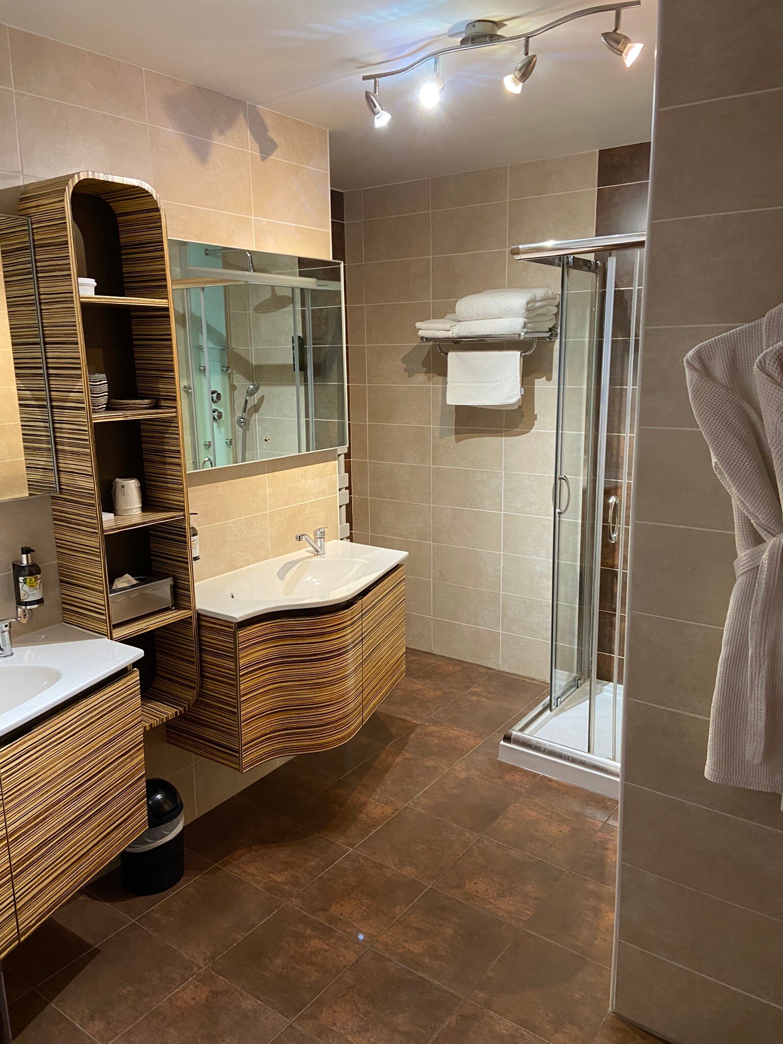 Logis Hôtel Résidence-官方
