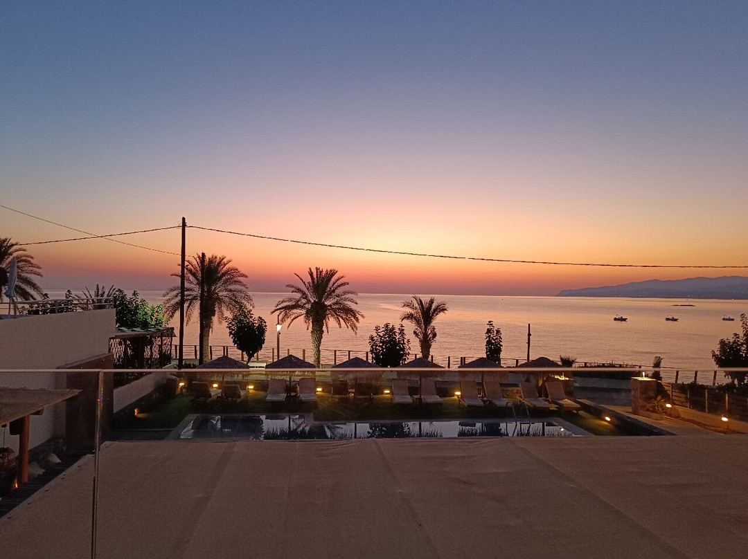 Golden Bee Lifestyle Hotel主图