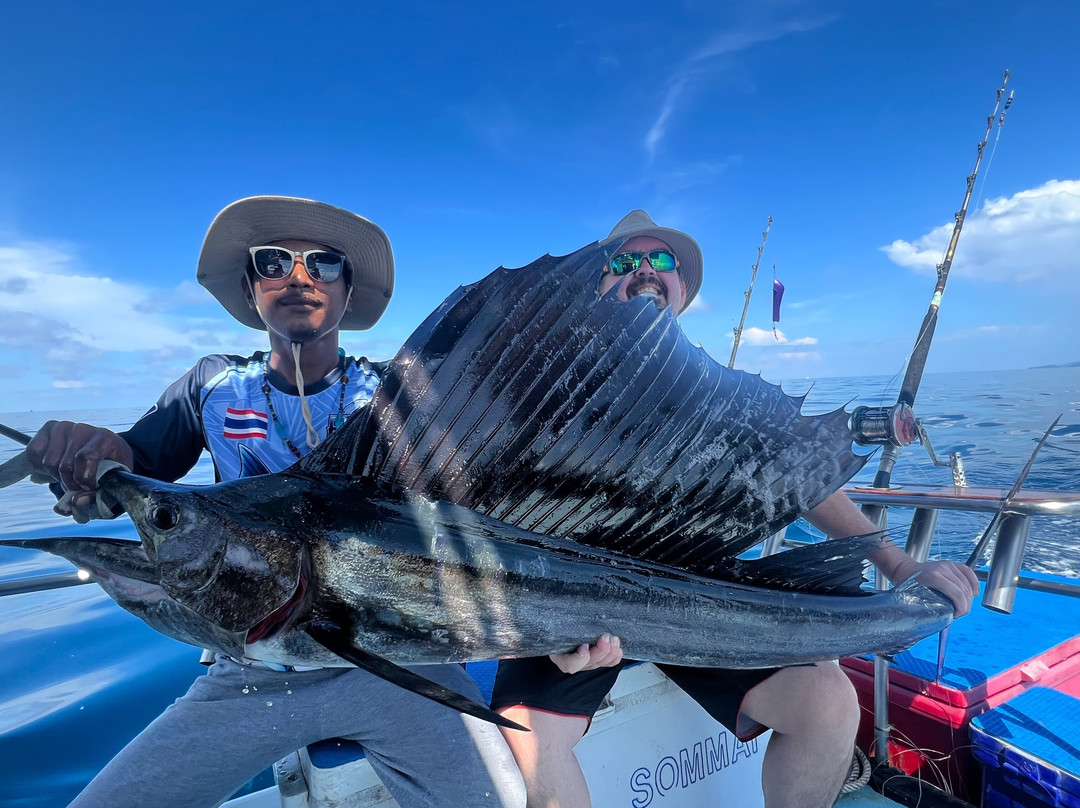 Beluga Fishing Tours-普吉岛必去景点