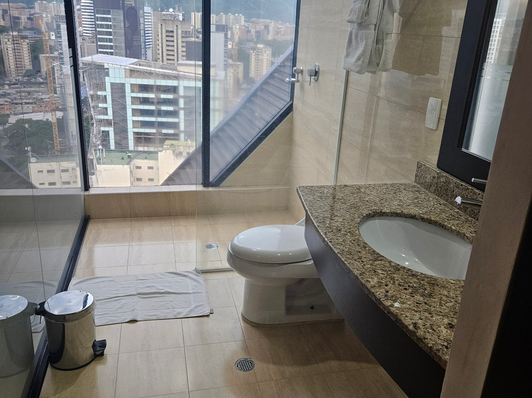 查考套房酒店主图