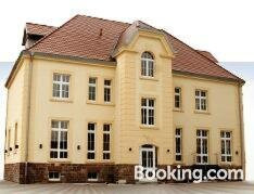 库尔图广场酒店主图