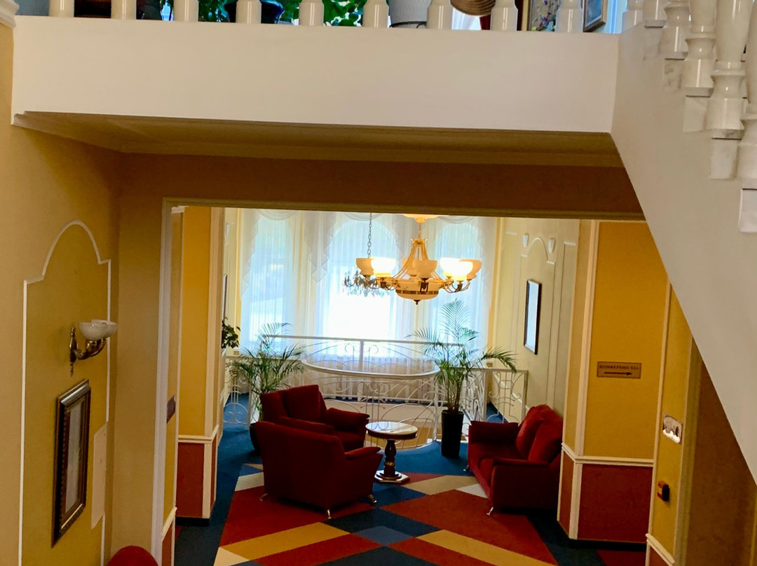 Grand Hotel主图