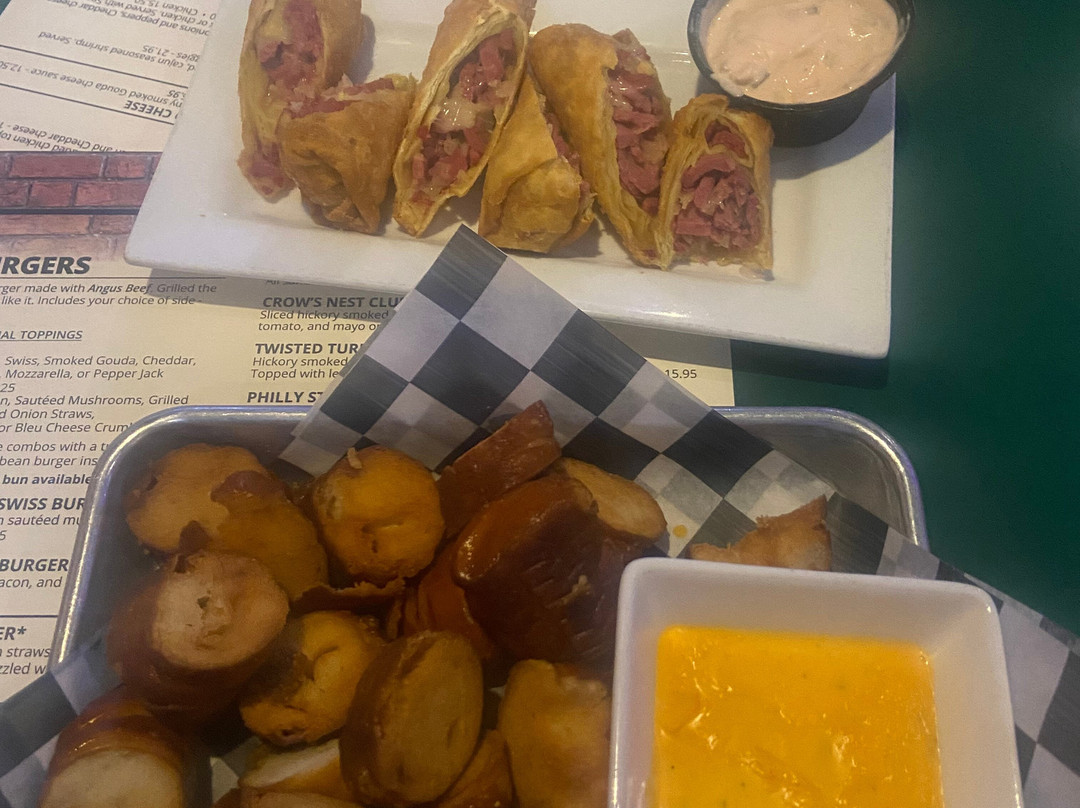 Crow's Nest Bar & Grill