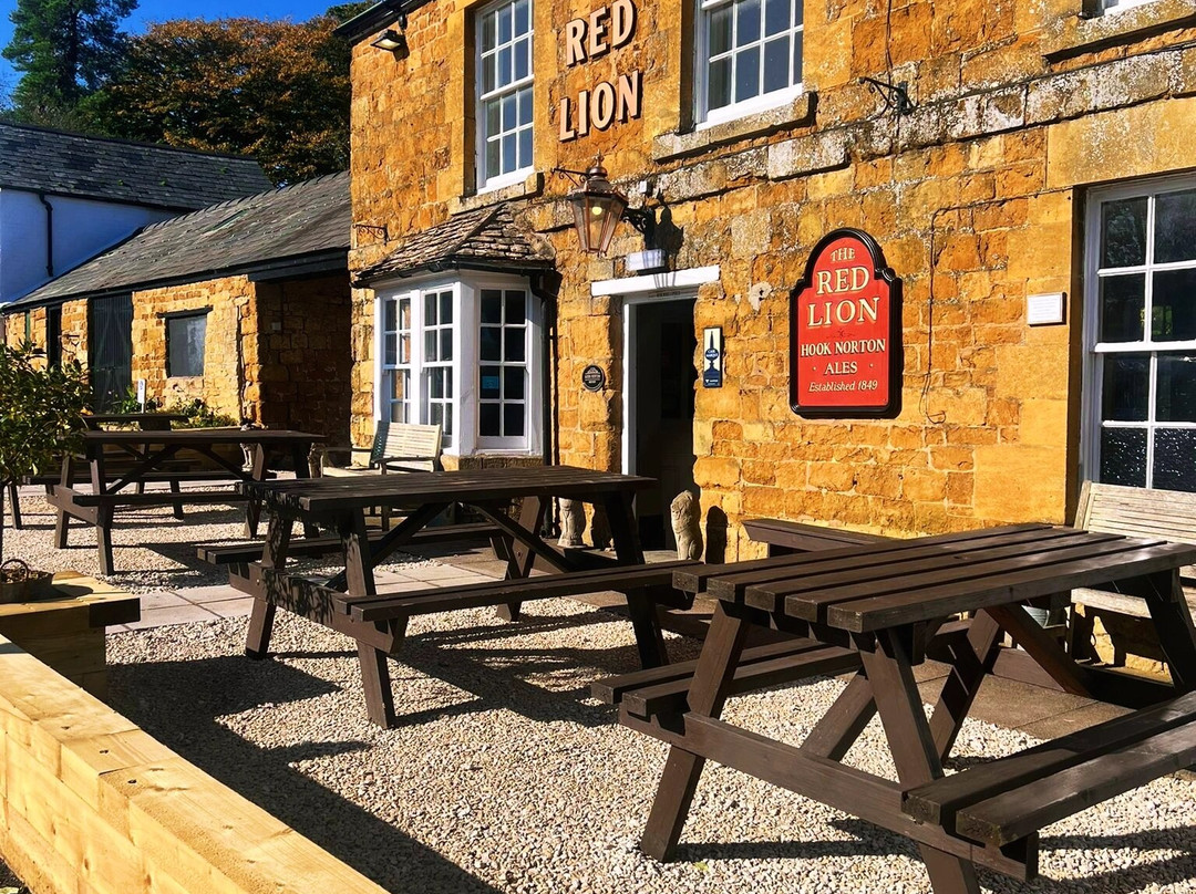 Armscote餐馆和美食-The Red Lion Ilmington