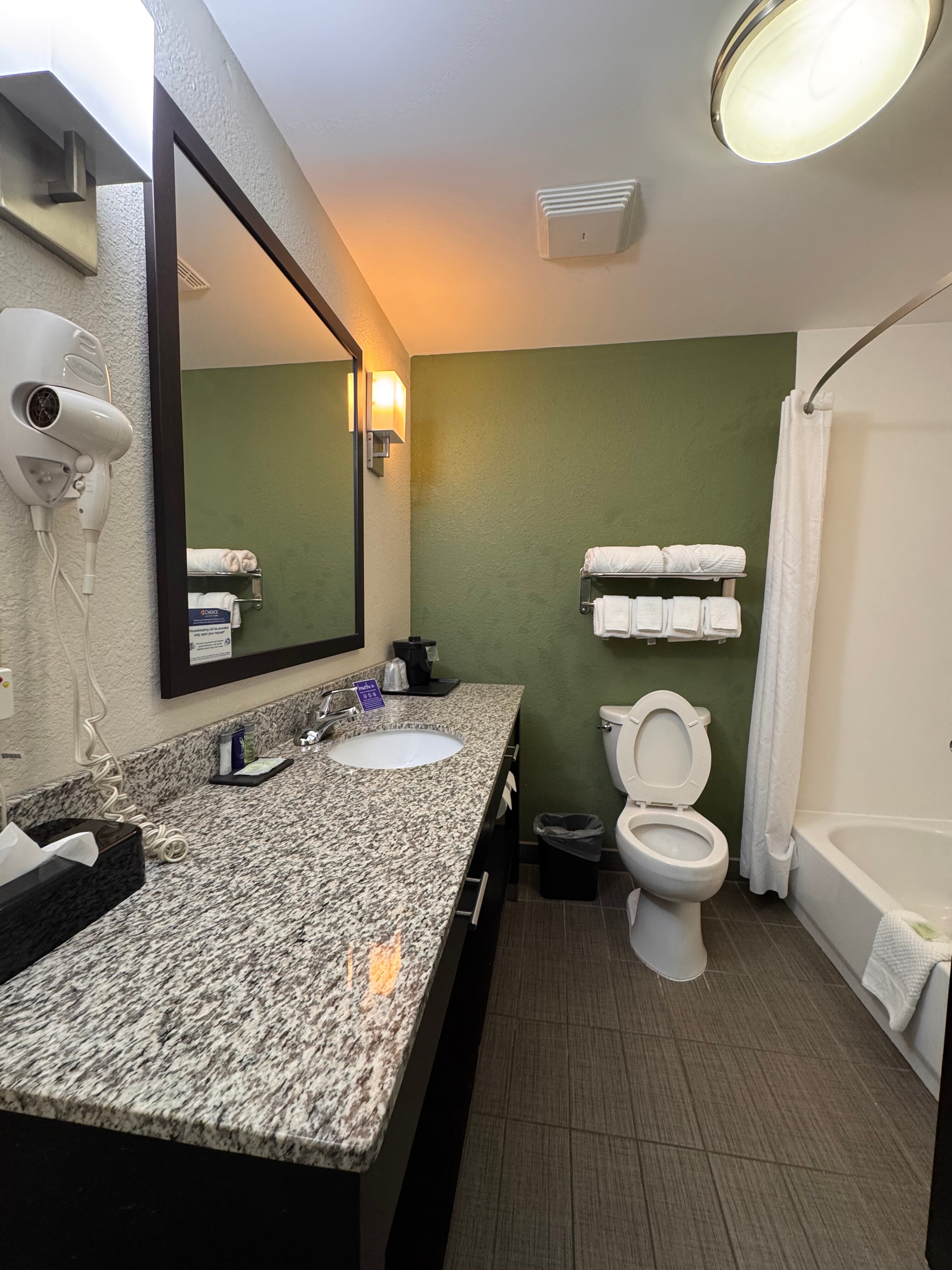 Sleep Inn & Suites Middlesboro-浴室