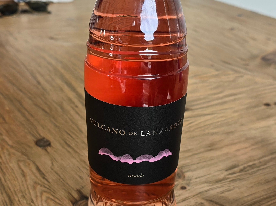 Wine Tours Lanzarote-卡门港必去景点
