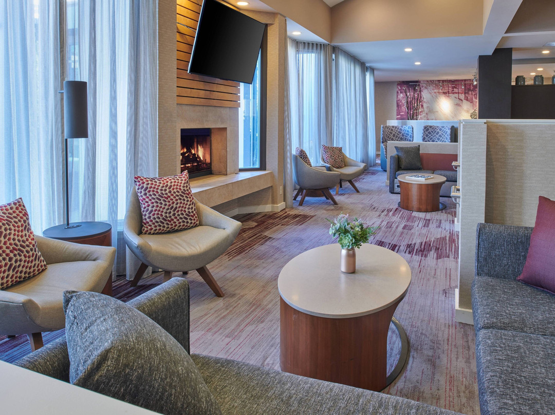 底特律沃伦万怡酒店主图