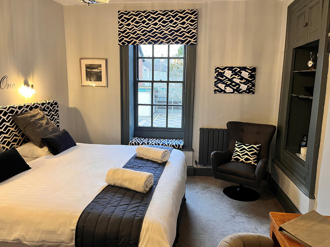 Crown and Cushion Appleby