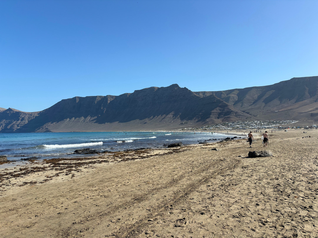 Lanzasurf Surf School & Yoga Camp景点图片