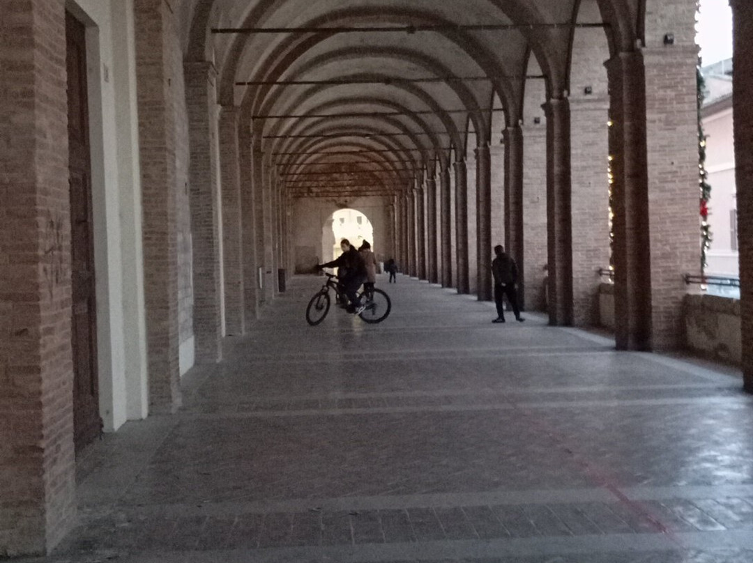 Loggiato di San Francesco-Fabriano必去景点