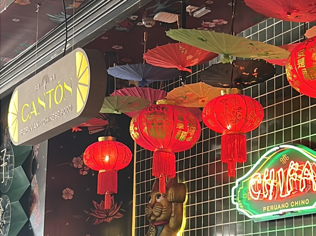 Cantón Peruvian And Chinese Food