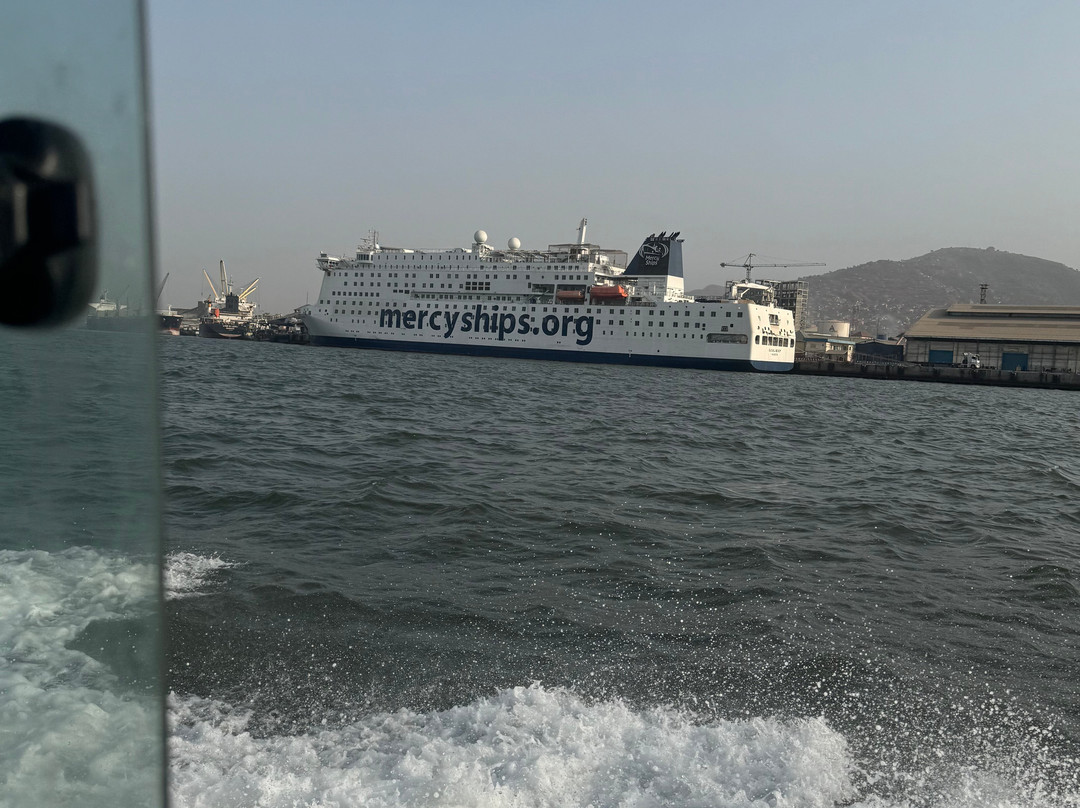 Sea Coach Express-弗里敦必去景点