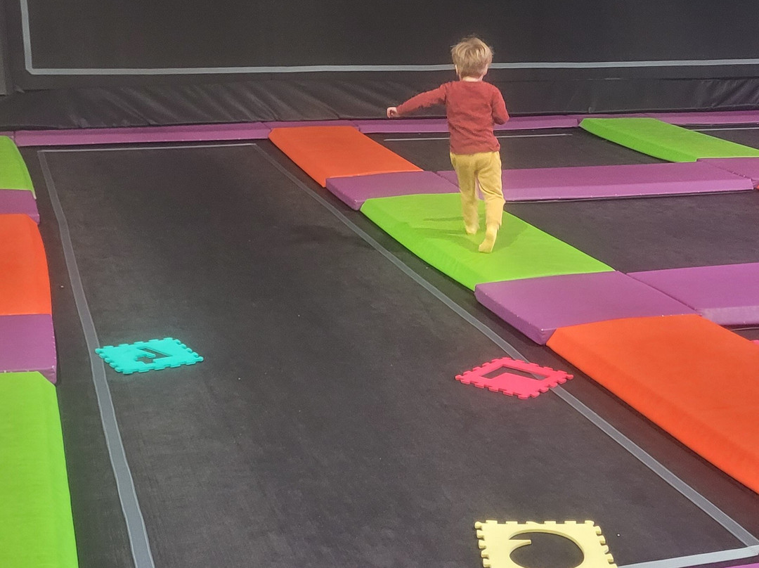 Atmosphere Trampoline Park景点图片