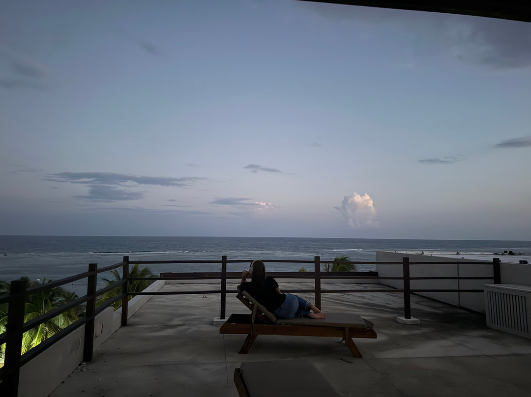 Noah Beach Hotel & Suites主图