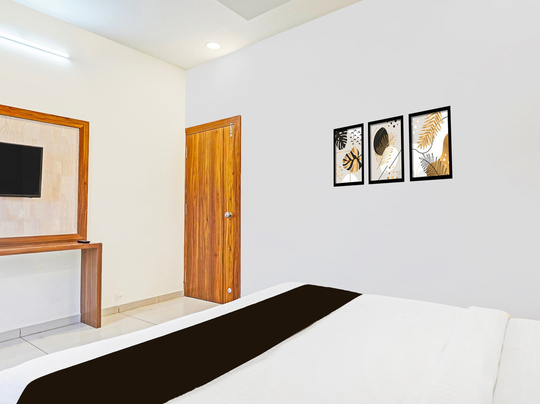 Hotel O Khalikpur Modasa
