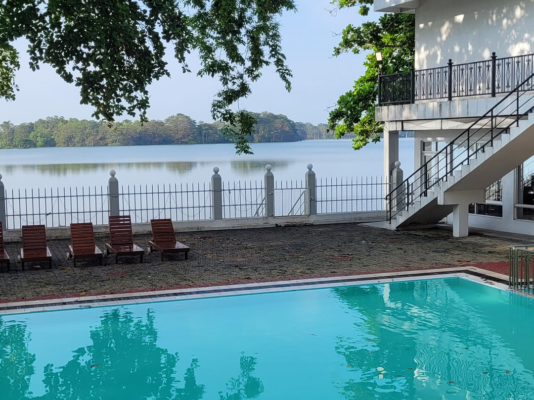 森脱维亚湖度假酒店主图