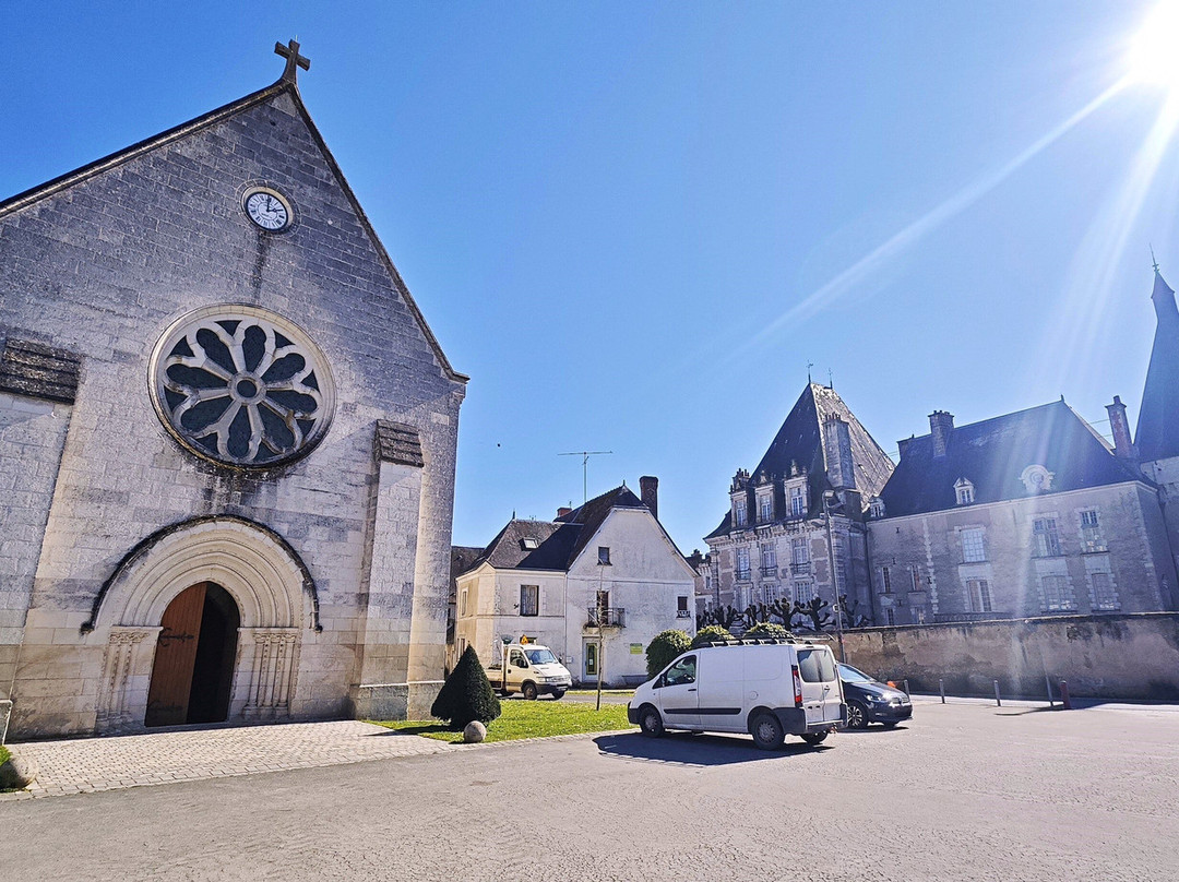 Eglise Saint-Nazaire-Azay-le-Ferron必去景点