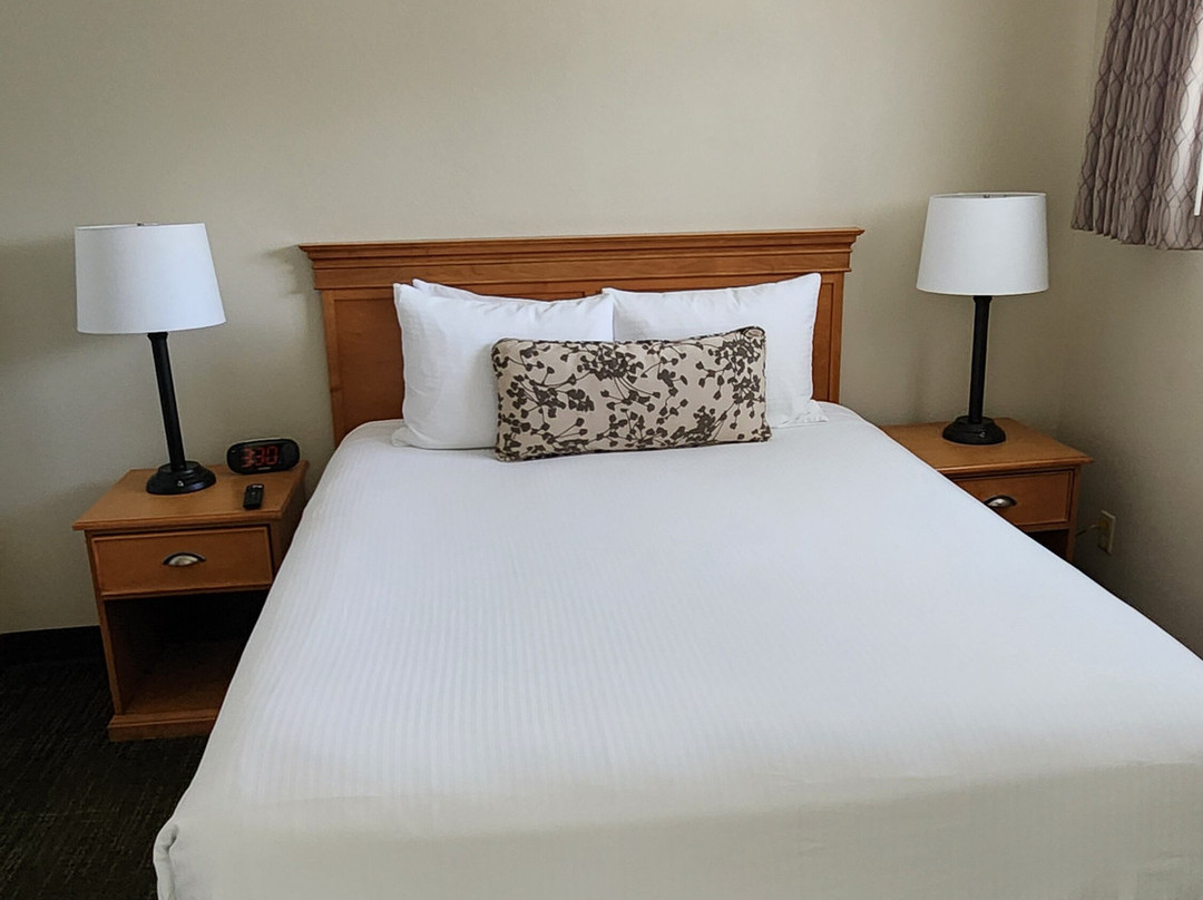 路肯恩格拉斯旅馆主图